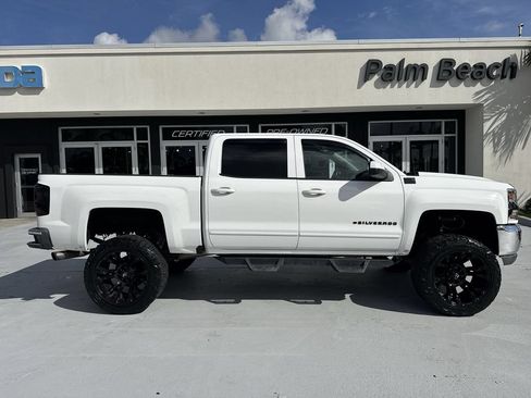 Used 2018 Chevrolet Silverado 1500 LT w/ All Star Edition AWD/4WD image 5