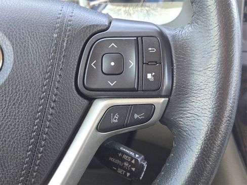 Used 2020 Toyota Sienna XLE image 30