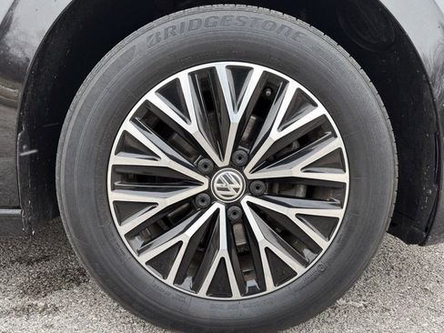 Used 2020 Volkswagen Jetta SE w/ SE Cold Weather Package image 34