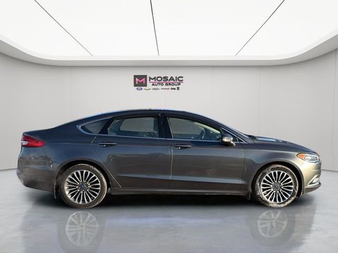 Used 2017 Ford Fusion SE w/ Fusion SE Technology Package image 8