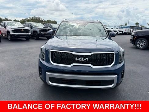 Used 2024 Kia Telluride EX w/ EX Captain's Chair Package FWD image 2