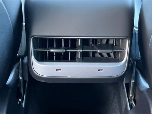 Used 2023 Tesla Model Y Performance image 14