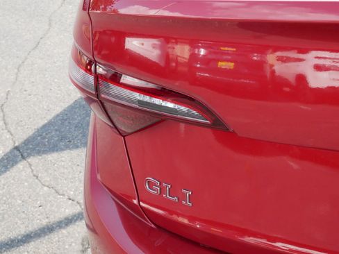 Certified 2022 Volkswagen Jetta GLI Autobahn FWD image 17