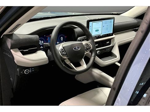 New 2026 Ford Explorer Active w/ Active Comfort Package AWD/4WD image 9