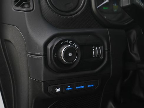 Used 2024 Jeep Wrangler Unlimited Rubicon 4xe AWD/4WD image 23