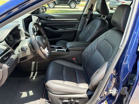 Used 2023 Nissan Altima 2.5 SR w/ SR Premium Package FWD image 5