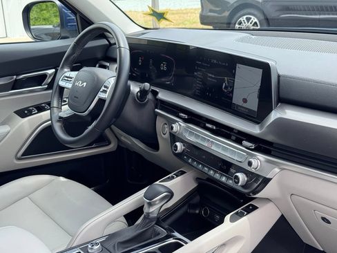 Used 2024 Kia Telluride S w/ S Sunroof Package FWD image 5