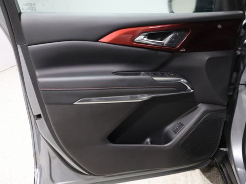 Used 2025 Chevrolet Traverse Z71 image 14