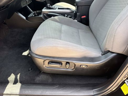 Used 2023 Toyota Tacoma SR5 RWD image 16