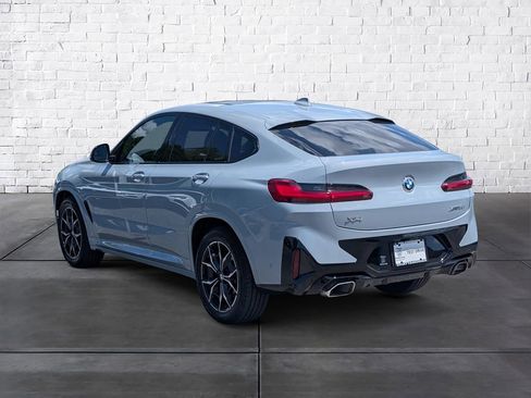 Used 2023 BMW X4 xDrive30i AWD/4WD image 5
