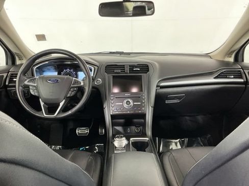 Used 2017 Ford Fusion Titanium AWD/4WD image 25