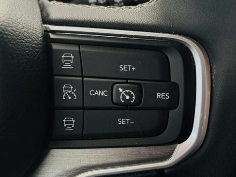 Used 2025 Jeep Wagoneer Series II AWD/4WD image 55