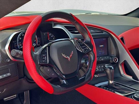 Used 2018 Chevrolet Corvette Stingray Coupe RWD image 10