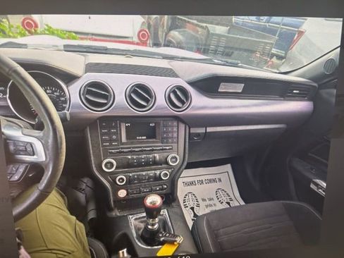 Used 2016 Ford Mustang Coupe image 12