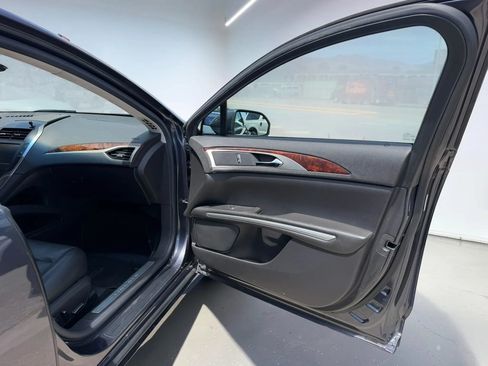 Used 2013 Lincoln MKZ FWD image 23