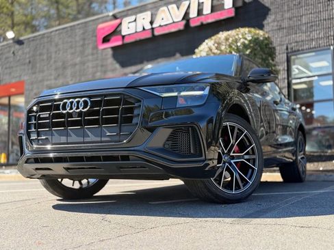 Used 2019 Audi Q8 Premium Plus w/ Premium Plus image 2