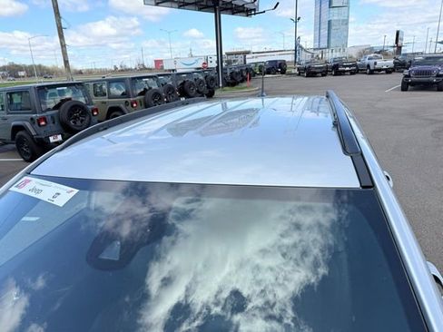 New 2026 Jeep Compass Latitude image 33