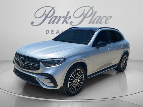 Used 2025 Mercedes-Benz GLC 350e 4MATIC image 1