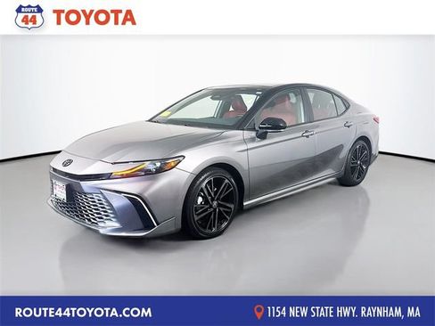 Used 2025 Toyota Camry XSE FWD image 1