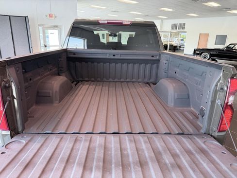 Used 2023 Chevrolet Silverado 1500 LT AWD/4WD image 15