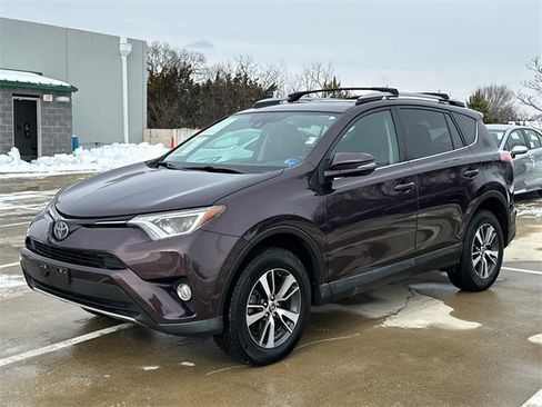 Used 2017 Toyota RAV4 XLE image 2
