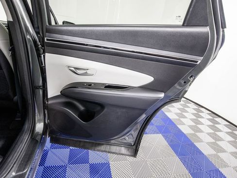 Used 2022 Hyundai Tucson Limited FWD image 16