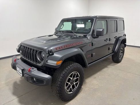 Used 2025 Jeep Wrangler Unlimited Rubicon w/ Convenience Group AWD/4WD image 7