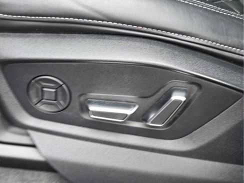 Used 2022 Audi SQ8 Prestige AWD/4WD image 22