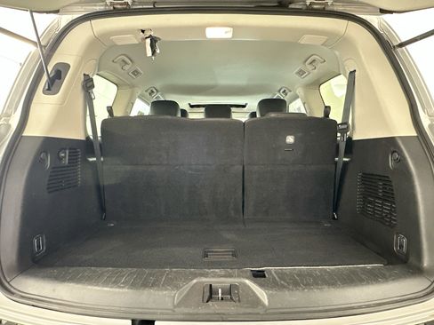 Used 2024 Nissan Armada SL image 32