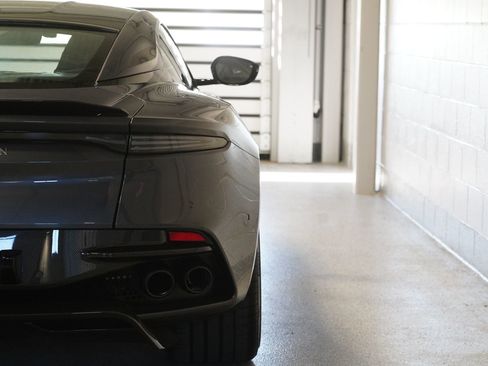 Used 2021 Aston Martin DBS Superleggera RWD image 12