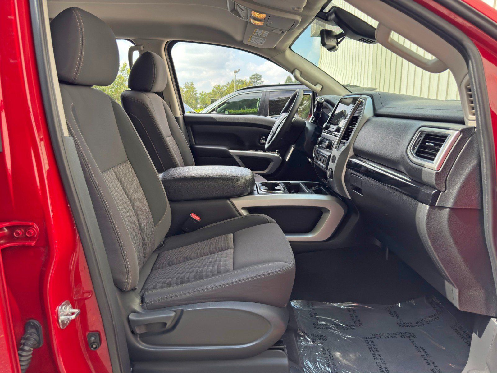 Used 2021 Nissan Titan SV w/ SV Convenience Package RWD image 13