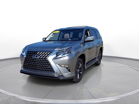 Used 2023 Lexus GX 460 Premium w/ Accessory Package AWD/4WD image 3