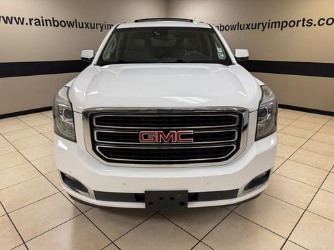 Used 2017 GMC Yukon XL SLT w/ Open Road Package RWD image 2