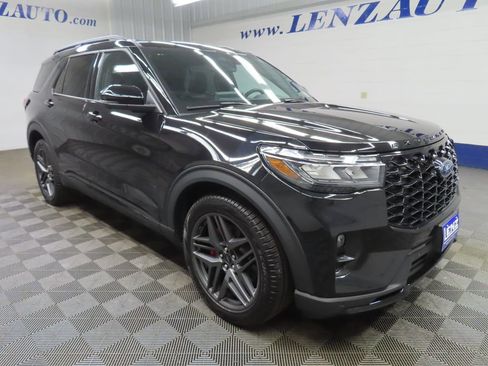 Used 2026 Ford Explorer ST AWD/4WD image 3