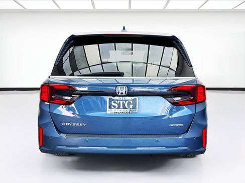 Used 2025 Honda Odyssey Touring image 5