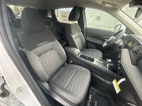 Certified 2025 Nissan Kicks SV AWD/4WD image 23