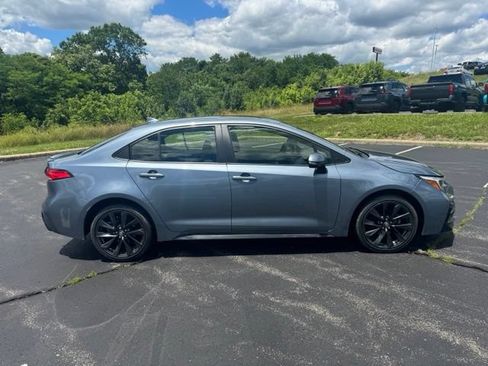 Used 2024 Toyota Corolla SE w/ SE Premium Package FWD image 2