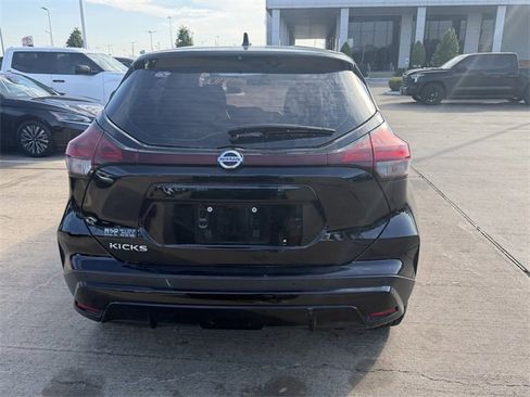 Used 2021 Nissan Kicks S image 6