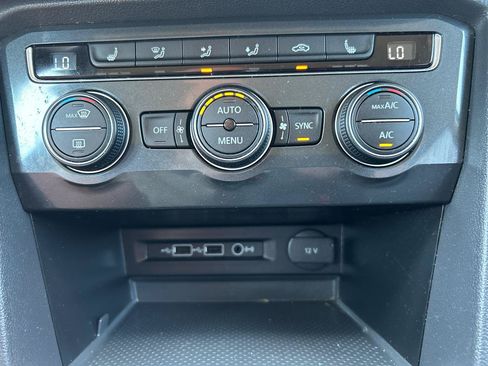 Used 2018 Volkswagen Tiguan SE w/ 3rd Row Seat Package AWD/4WD image 15