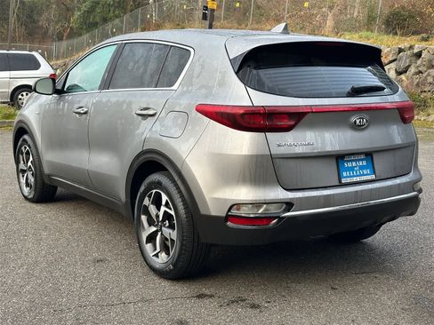 Used 2021 Kia Sportage LX image 3