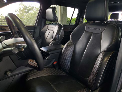 Used 2022 Jeep Grand Cherokee L Summit w/ Advanced Protech Group IV RWD image 19