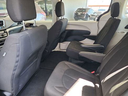 Used 2023 Chrysler Voyager LX FWD image 35