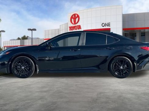 Used 2025 Toyota Camry SE w/ Convenience Package FWD image 10