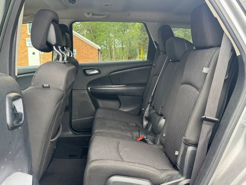 Used 2018 Dodge Journey SE w/ Popular Equipment Group FWD image 17