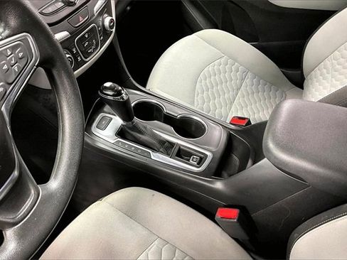 Used 2018 Chevrolet Equinox LS image 17