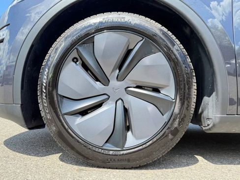 Used 2026 Tesla Model Y AWD image 33