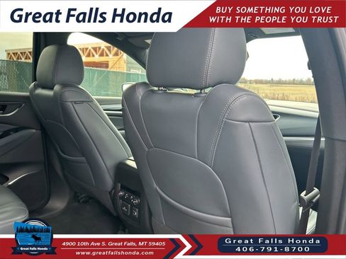 Used 2024 Buick Enclave Premium image 28