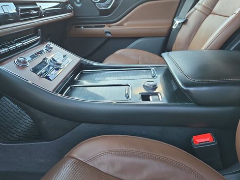 Used 2023 Lincoln Aviator Reserve w/ Elements Package Plus image 22