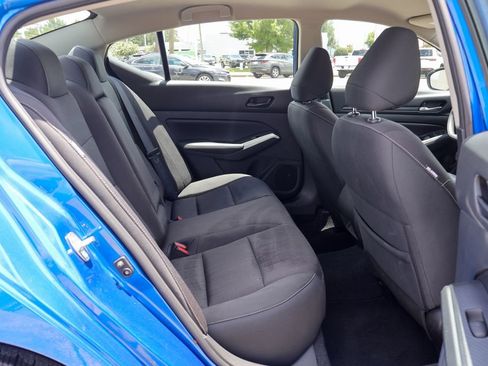 Used 2025 Nissan Altima 2.5 SV FWD image 10