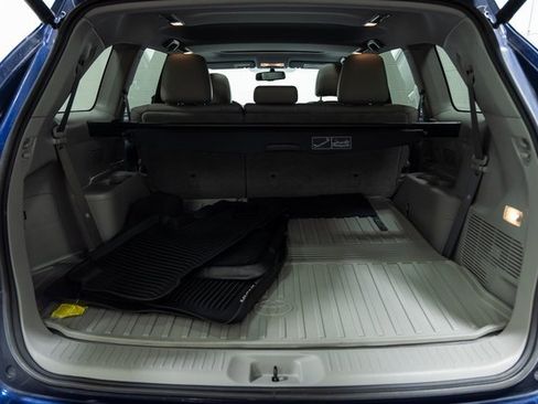 Used 2016 Toyota Highlander XLE image 9